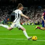 Vodimo vas na put kroz vrijeme. Modrić je vrtio velikane kao na vrtuljku. Pamte ga Messi, Iniesta, Neymar...
