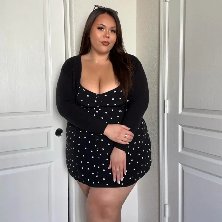 Ruši sve predrasude: Julia ima 150 kilograma, a muškarci luduju za njom