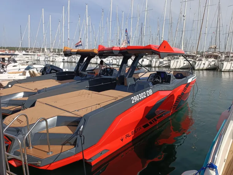 Luksuzni brodovi zasjenili bijesne automobile: Zabolit će vas glava kad vidite cijene