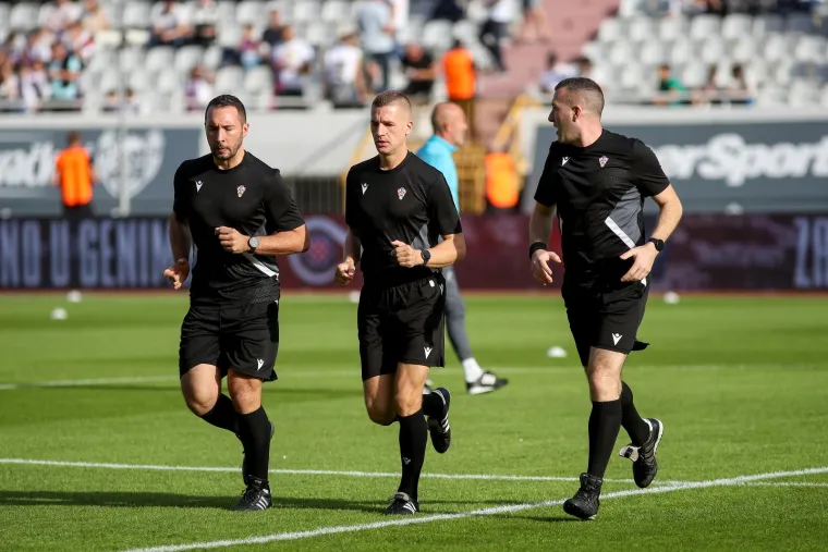 Suci su se zagrijavali u svom uobičajenom stilu. 