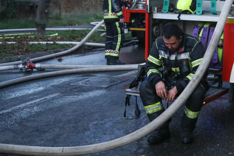 Pogledajte slike goleme buktinje koja je zahvatila kuću u Sesvetama: 'Ljudi su se uspaničili'