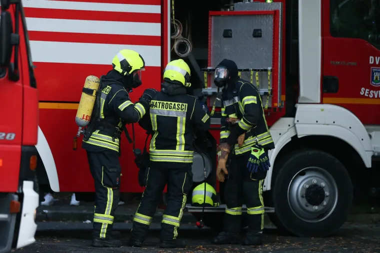 Pogledajte slike goleme buktinje koja je zahvatila kuću u Sesvetama: 'Ljudi su se uspaničili'