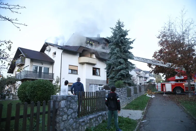 Pogledajte slike goleme buktinje koja je zahvatila kuću u Sesvetama: 'Ljudi su se uspaničili'