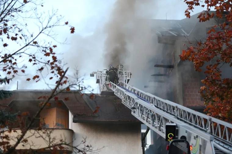 Pogledajte slike goleme buktinje koja je zahvatila kuću u Sesvetama: 'Ljudi su se uspaničili'