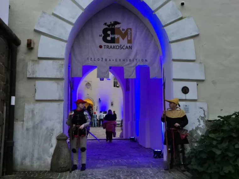 Zmajevi, vampiri, crna kraljica i pauci. Pogledajte čaroliju u bajkovitom Trakošćanu