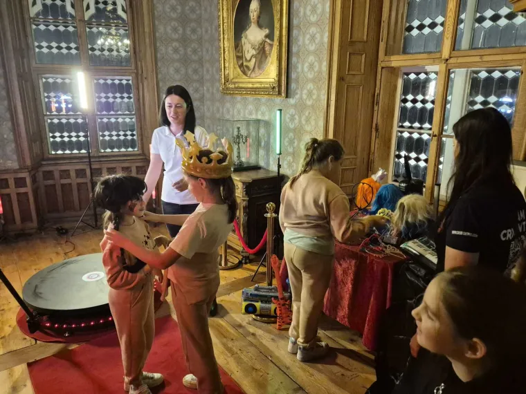 Zmajevi, vampiri, crna kraljica i pauci. Pogledajte čaroliju u bajkovitom Trakošćanu