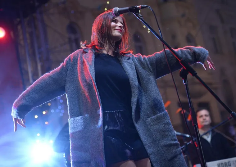 Vesna Pisarović digla je Split na noge, a nakon toga - i minicu: Pogledajte atmosferu na splitskom koncertu