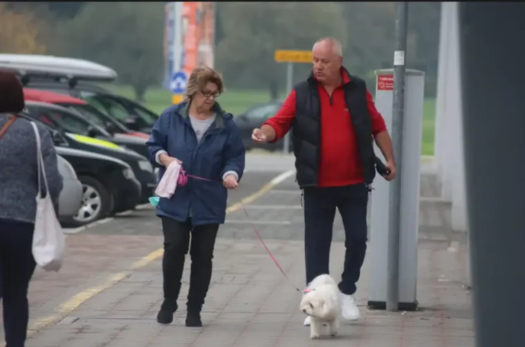 Ni tmurno vrijeme nije zadržalo Karlovčane kod kuće: Pogledajte za&scaron;to su svi iza&scaron;li na &scaron;picu
