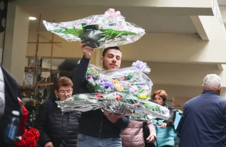 Ni tmurno vrijeme nije zadržalo Karlovčane kod kuće: Pogledajte za&scaron;to su svi iza&scaron;li na &scaron;picu