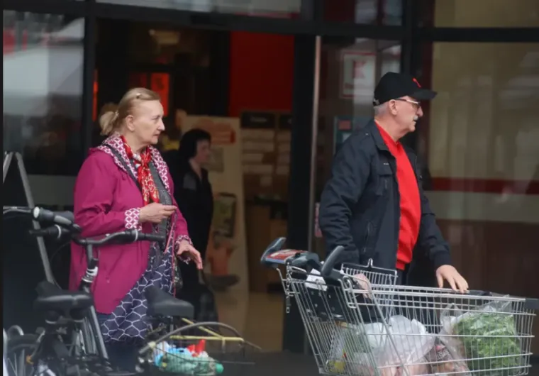 Ni tmurno vrijeme nije zadržalo Karlovčane kod kuće: Pogledajte za&scaron;to su svi iza&scaron;li na &scaron;picu