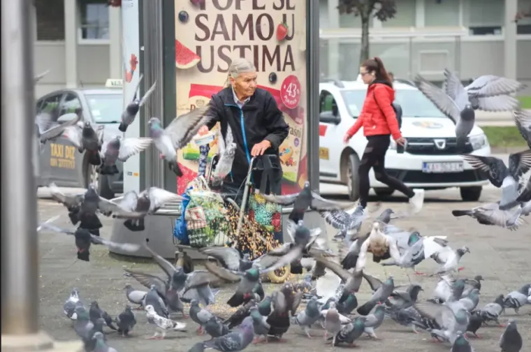 Ni tmurno vrijeme nije zadržalo Karlovčane kod kuće: Pogledajte za&scaron;to su svi iza&scaron;li na &scaron;picu
