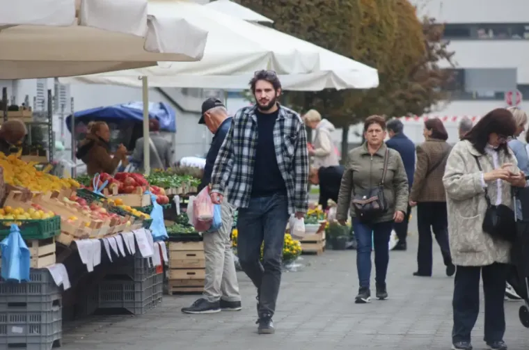 Ni tmurno vrijeme nije zadržalo Karlovčane kod kuće: Pogledajte za&scaron;to su svi iza&scaron;li na &scaron;picu