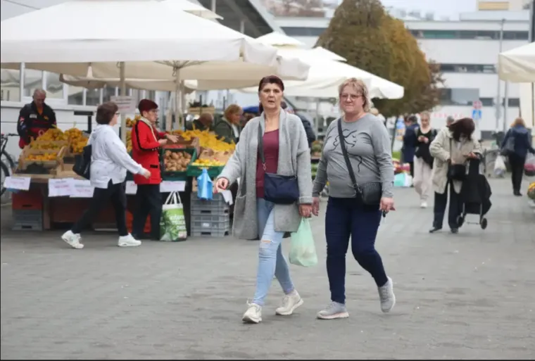 Ni tmurno vrijeme nije zadržalo Karlovčane kod kuće: Pogledajte za&scaron;to su svi iza&scaron;li na &scaron;picu