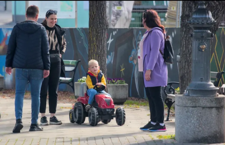 Toplije vrijeme Dalmatince namamilo u more, a Međimurce na obalu rijeke Mure: Kakva uživancija!