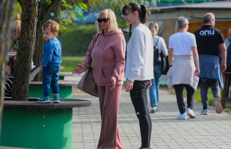 Toplije vrijeme Dalmatince namamilo u more, a Međimurce na obalu rijeke Mure: Kakva uživancija!