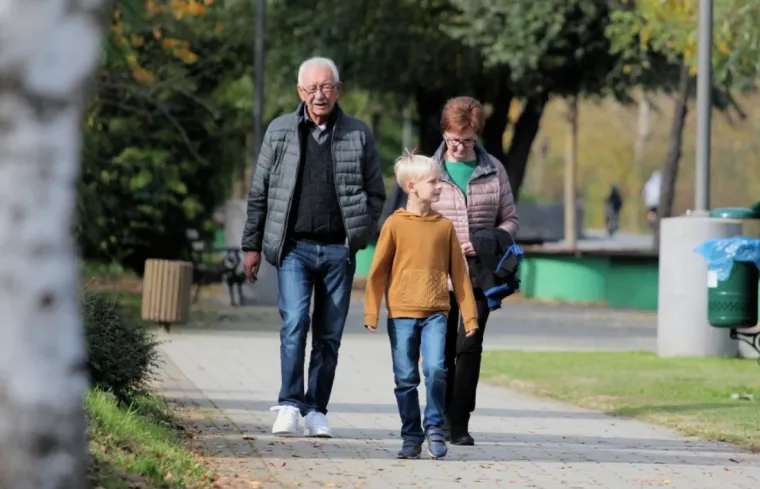 Toplije vrijeme Dalmatince namamilo u more, a Međimurce na obalu rijeke Mure: Kakva uživancija!