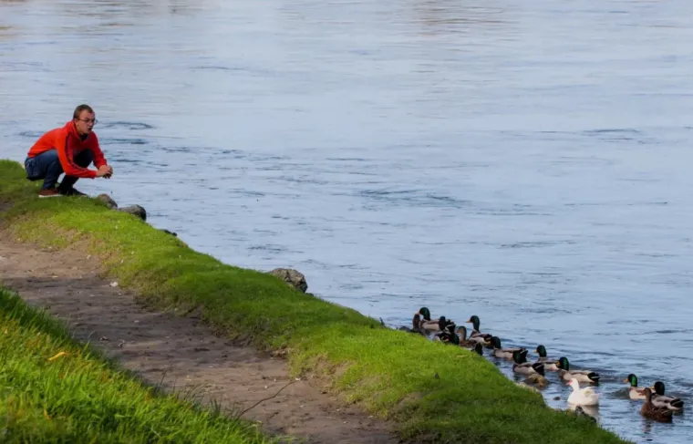 Toplije vrijeme Dalmatince namamilo u more, a Međimurce na obalu rijeke Mure: Kakva uživancija!