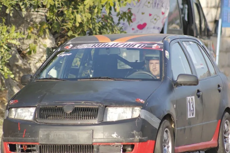 U Dubrovniku se održava hrvatsko prvenstvo u autoslalomu, pogledajte vozače i njihove limene ljubimce