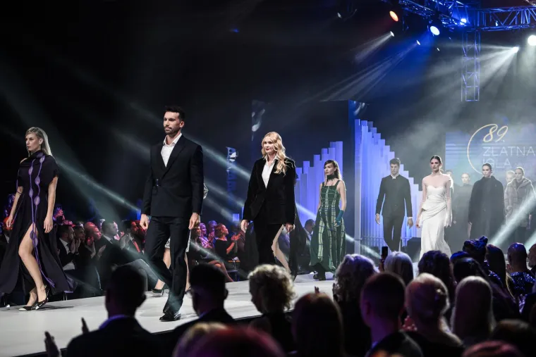 Modna revija okupila zvijezde: Jakov bez Kolinde, Sandra Bagarić zasjenila sve