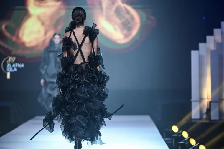 Modna revija okupila zvijezde: Jakov bez Kolinde, Sandra Bagarić zasjenila sve