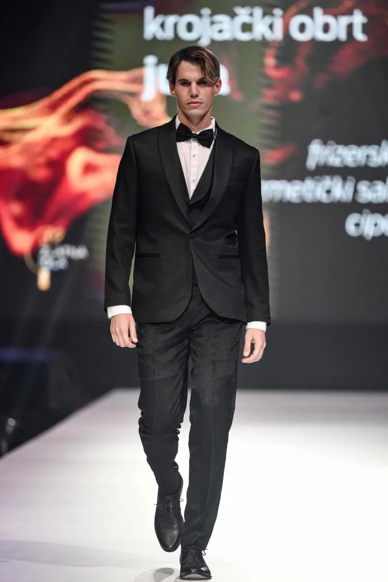 Modna revija okupila zvijezde: Jakov bez Kolinde, Sandra Bagarić zasjenila sve