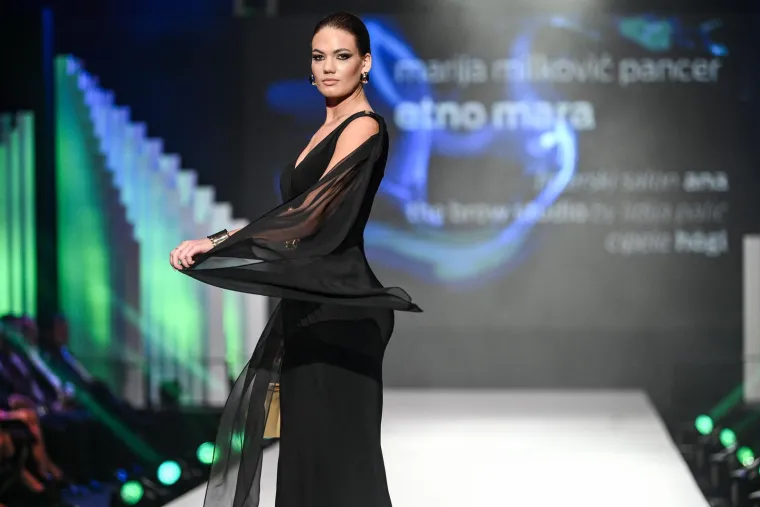 Modna revija okupila zvijezde: Jakov bez Kolinde, Sandra Bagarić zasjenila sve