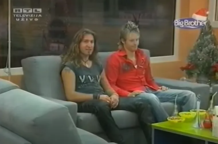 Kao prvi pobjednik Big Brothera 2004. godine, Saša nije samo osvojio novčanu nagradu već i srca gledatelja širom Hrvatske. 