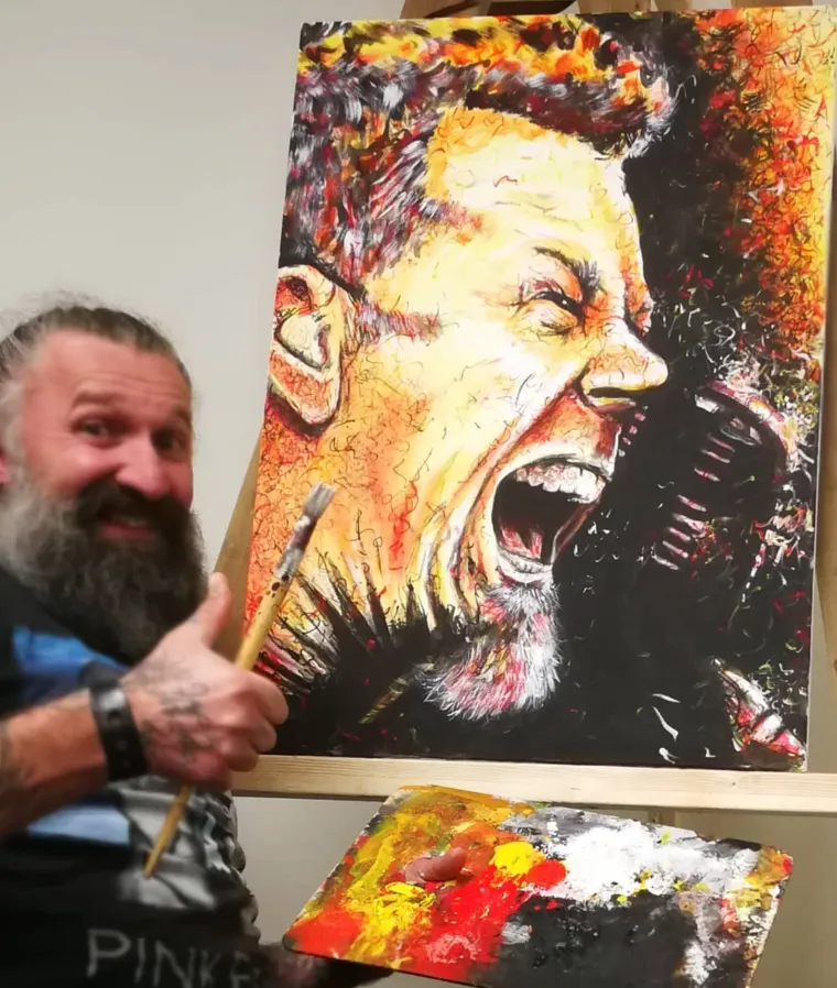 Danas Saša Tkalčević živi i radi u Švedskoj, gdje se posvetio karijeri tattoo majstora. Njegov put od pobjednika prvog hrvatskog Big Brothera do umjetnika možda iznenađuje mnoge, no za Sašu, koji je oduvijek imao sklonost prema vizualnoj umjetnosti i tetovažama, ovo je bio logičan slijed.