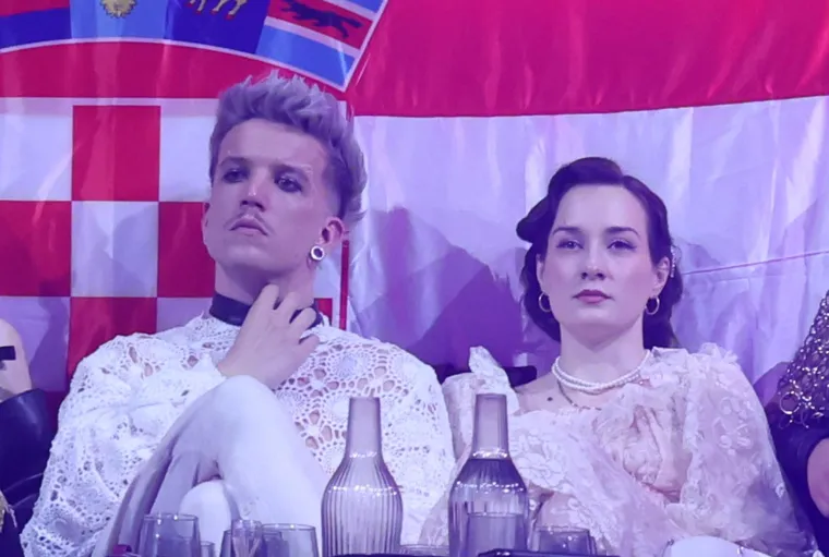 Baby Lasagna i zaručnica Elizabeta dok čekaju rezultate glasanja