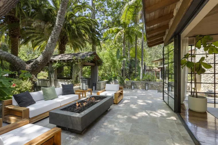 Pjevačica i glumica Jennifer Lopez nedavno je prodala svoje impresivno imanje u Bel-Airu za oko 30 milijuna &euro;.