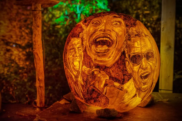 Halloween vuče svoje korijene iz drevnog keltskog festivala Samhain, koji se slavio u Irskoj, Škotskoj i dijelovima Velike Britanije prije više od 2000 godina.