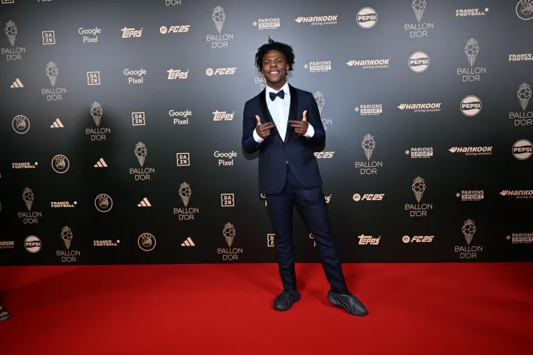 iShowSpeed, poznati youtuber, tražio je Jo&scaron;ka Gvardiola da mu vrati za pro&scaron;logodi&scaron;nju spačku u kojoj se Gvardiol napravio 'grbav' pri upoznavanju i rekao kako on nije Jo&scaron;ko na kojeg misli.