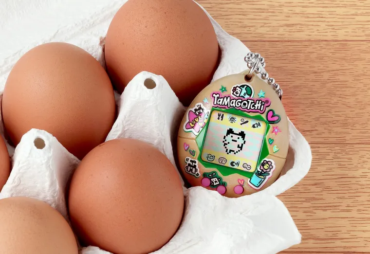 7. Tamagotchi: Jeste li ikada imali Tamagotchi? Što je još važnije, jeste li ga se sjetili nahraniti, igrati se s njim i općenito usrećiti tog malog elektroničkog ljubimca?
