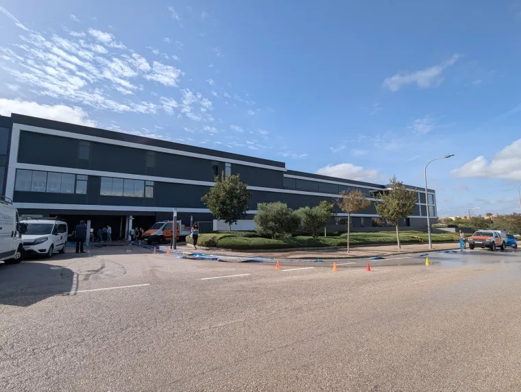 Nadalova teniska akademija uni&scaron;tena u poplavi: Rafa slomljen zbog velikog broja djece