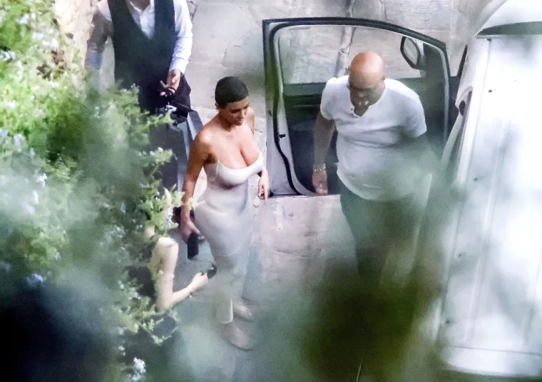 Ovo je luksuzna kuća koju je Kanye West kupio za 35 milijuna dolara: Ima 18 kupaonica