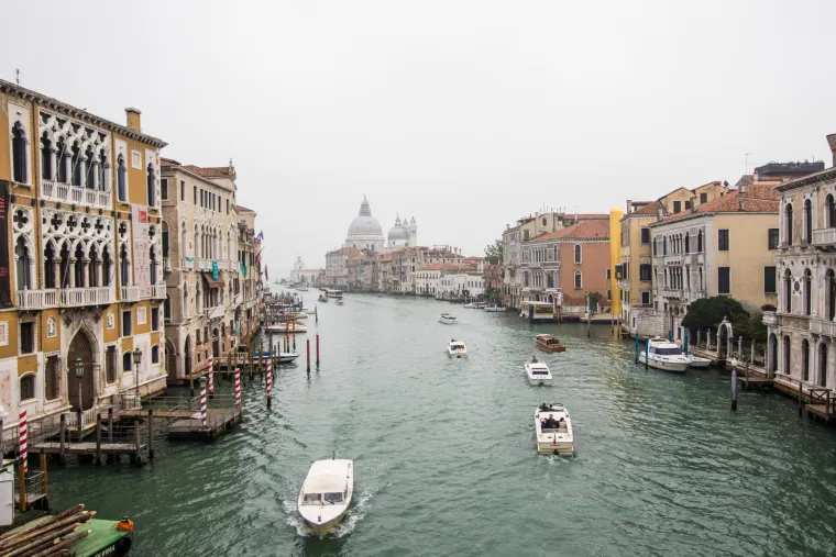 1. Venecija, Italija: Venecija će se u bliskoj budućnosti suočiti s dvije prijetnje - porastom razine mora i tonjenjem samog grada, za dva milimetra svake godine.