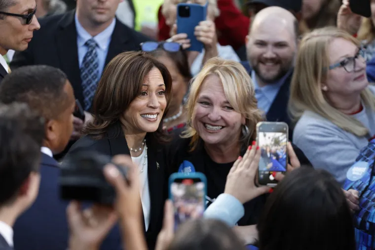 'Operacija kokosovo stablo': Kako je Kamala postala legendarno 'deri&scaron;te' i zavr&scaron;ila na čokoladi?