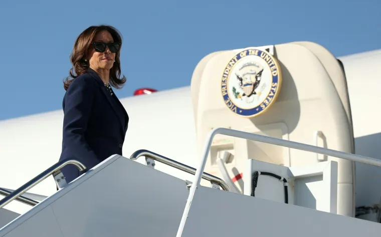 'Operacija kokosovo stablo': Kako je Kamala postala legendarno 'deri&scaron;te' i zavr&scaron;ila na čokoladi?