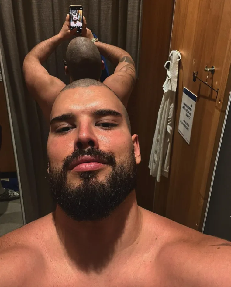 Reality show &apos;Adaktari&apos; privukao je veliku pažnju, a mnogi se slažu kako nikada nisu vidjeli bahatiju obitelj. Jedna od čudnijih scena u showu bila je i ta da je Vanjina kći, tinejdžerica Ara, odvezla baku Nadalinu u dućan te je javno priznala da vozi bez vozačke dozvole. Osim toga, prvu je epizodu obilježila bahatost i prema njihovim asistentima, a neki od njih su rekli što misle o ovoj kontroverznoj obitelji...