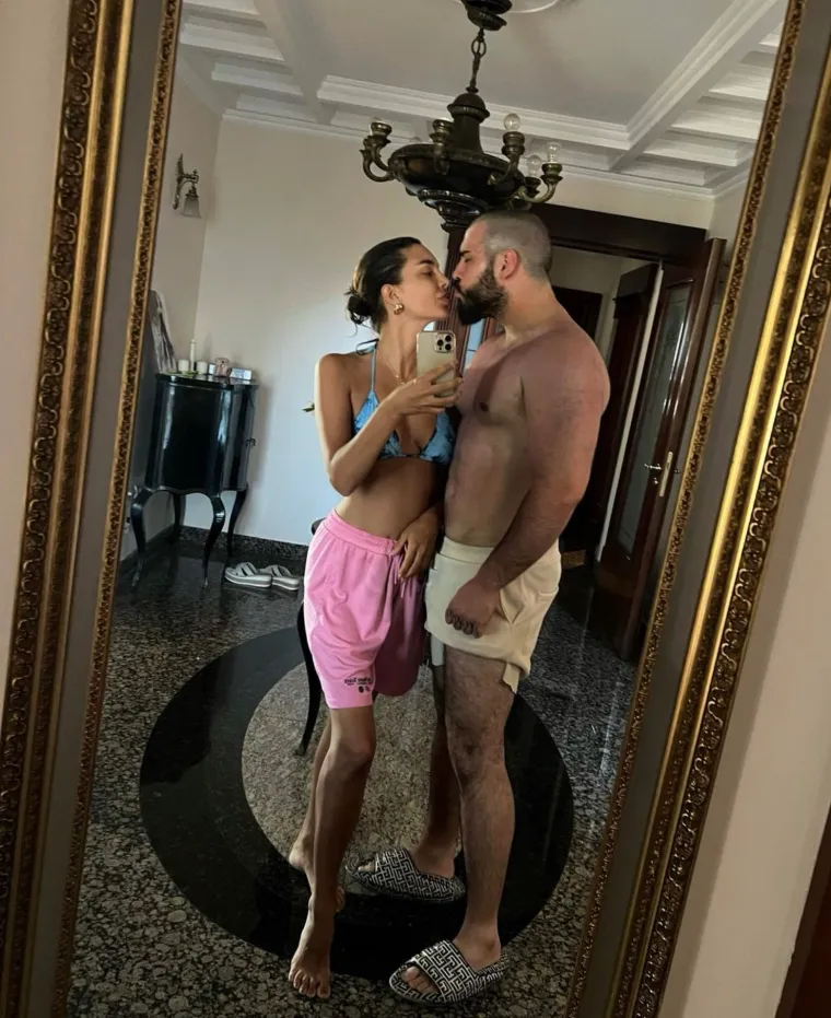 Tko je bahati Adam? Sebe naziva Bogom, ponižava siromašne i troši milijune na krpice