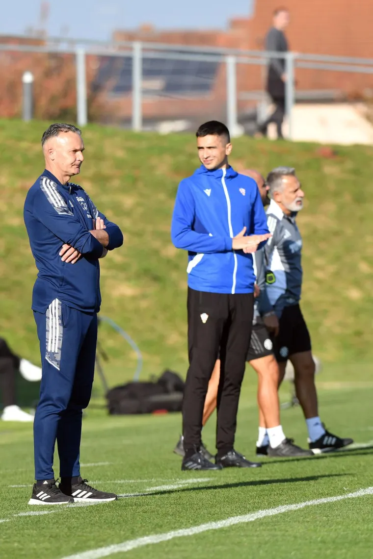 Trener domaćih Tihomir Bradić vodi vjerojatno najvažniju utakmicu u dosadašnjoj trenerskoj karijeri
