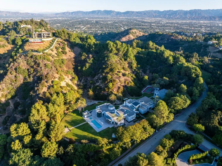 Ovo je luksuzna kuća koju je Kanye West kupio za 35 milijuna dolara: Ima 18 kupaonica