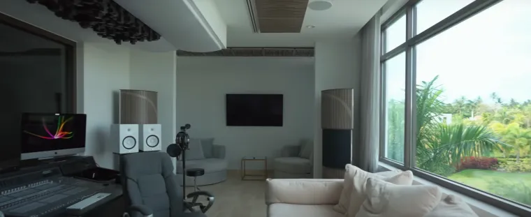 Megaluksuzna kuća ima i studio za muziku.