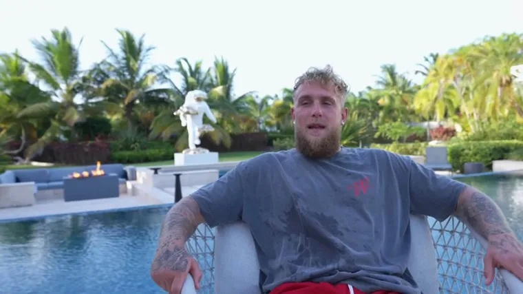 Jake Paul je hedonist koji uživa u životu. Vrijednost mu je procjenjena na 80 milijuna dolara. 