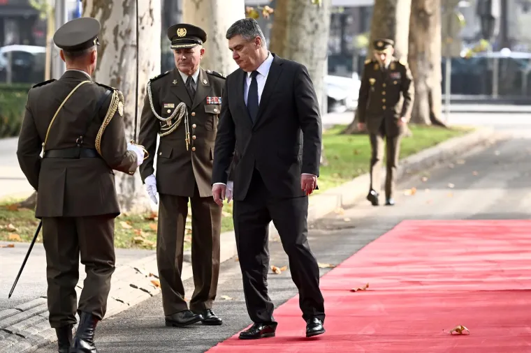 Tako su za predsjednika postavili crveni tepih