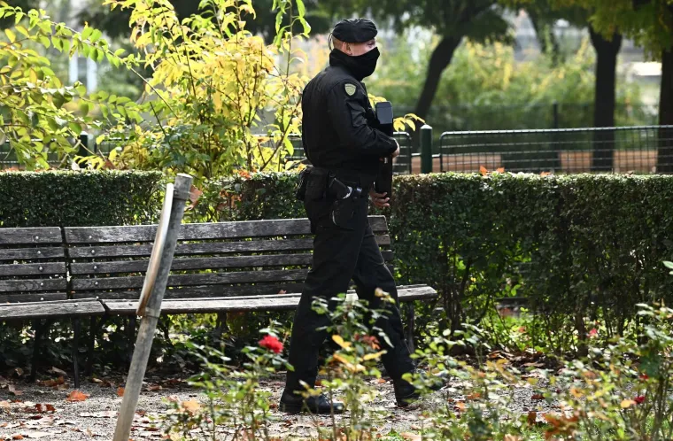 Ovako je izgledao svečani doček za Milanovića. Razvukli su crveni tepih, postrojila se bojna, ali Anu&scaron;ića nigdje
