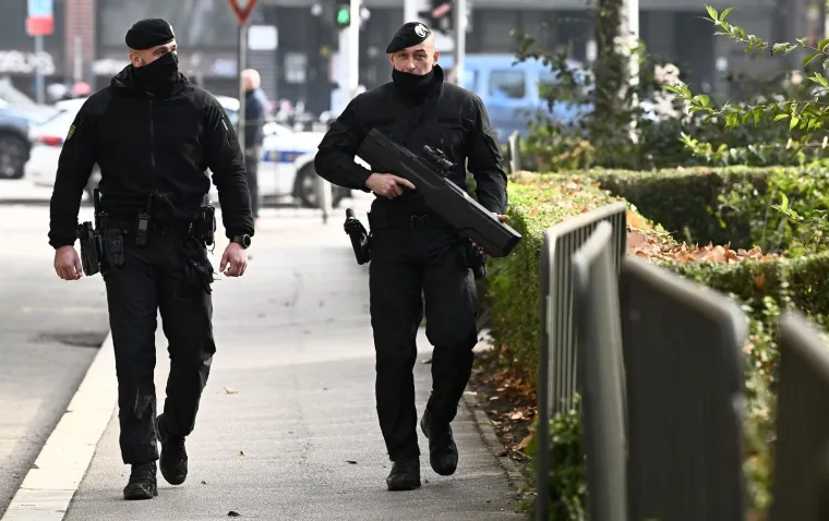 Ovako je izgledao svečani doček za Milanovića. Razvukli su crveni tepih, postrojila se bojna, ali Anu&scaron;ića nigdje