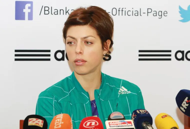 Njezin osobni rekord iznosi 2,08 metara, što je i danas jedan od najviših skokova u povijesti ženskog skoka u vis. Međutim, Blanka je imala i teških trenutaka – ozljede su bile stalna prijetnja, a 2012. zbog operacije Ahilove tetive morala je propustiti sezonu, uključujući Olimpijske igre u Londonu.