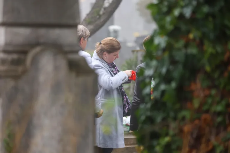 Kamere snimile Ivicu Todorića na Mirogoju: 'I naravno svi gledaju cijelu obitelj'