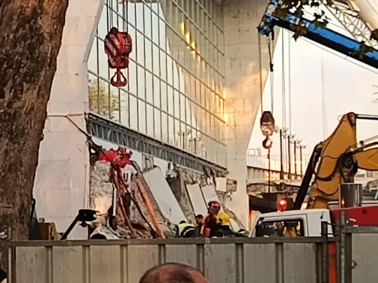 Borba s vremenom i potraga pod ruševinama: Ovo su potresni prizori s mjesta katastrofalne tragedije u Srbiji